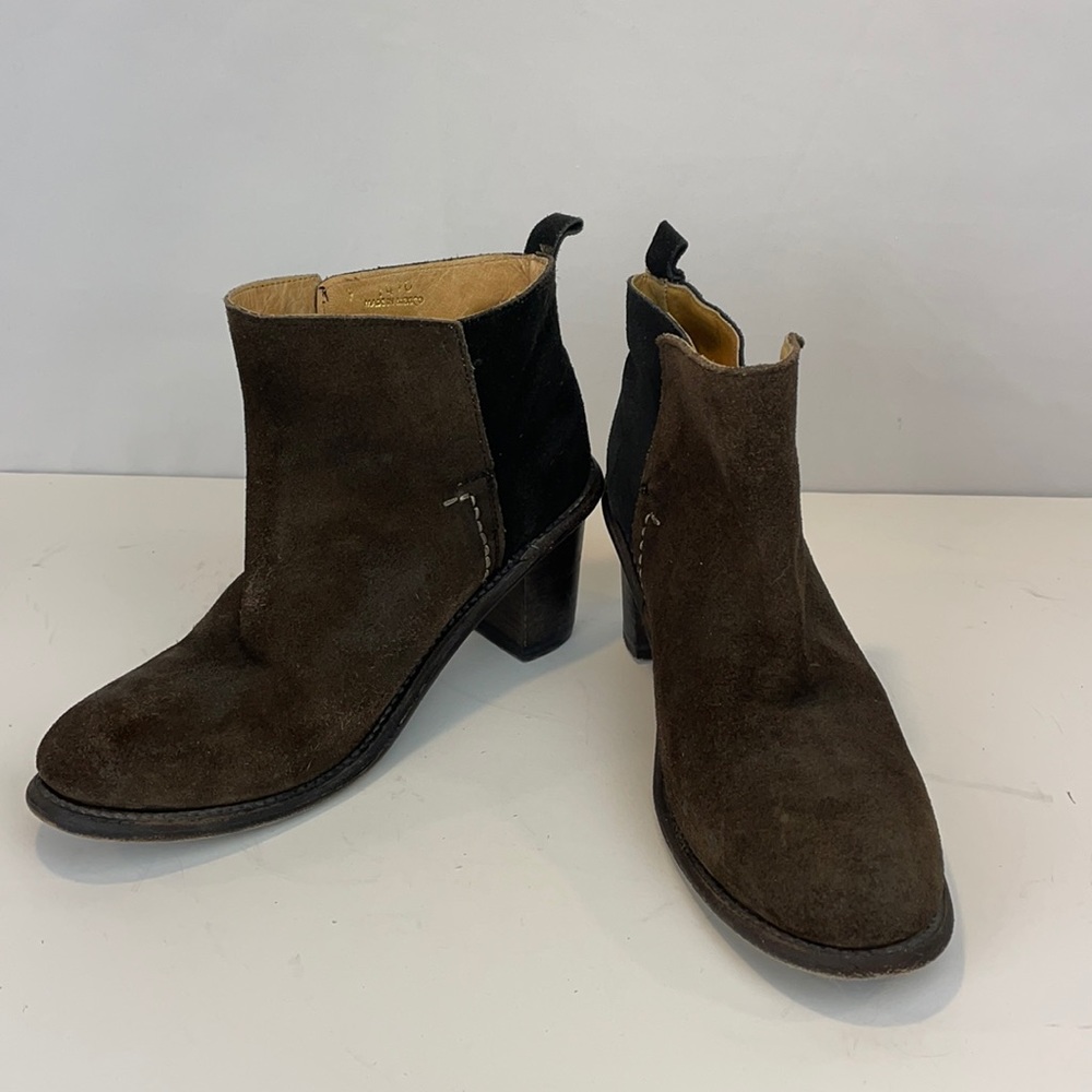 Anthropologie HOLDING HORSES Beatrice Suede Brown Chelsea Stitch Ankle Boots 9